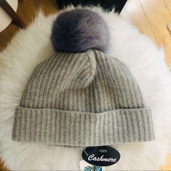 Portolano Cashmere & Faux Fur Pompom Beanie Hat, Gray, One Size, Luxurious, NWT - Picture 1 of 9